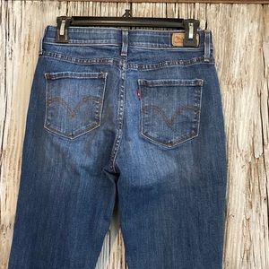 Womens Levi jeans